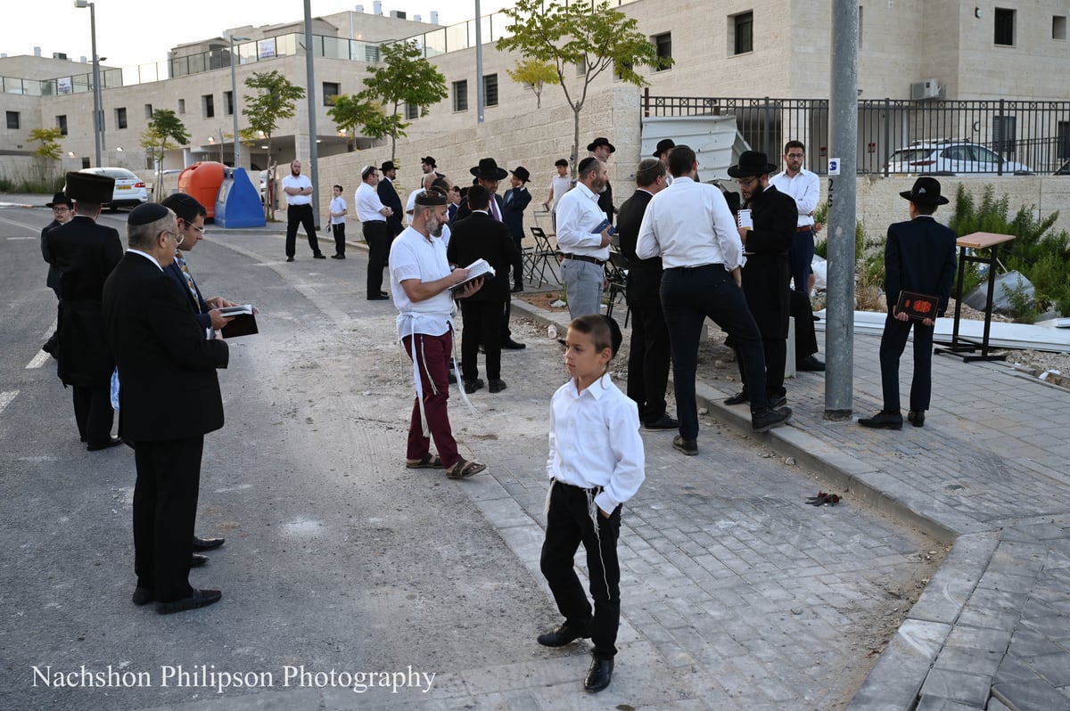 "כמו גנבים חסרי רחמים": העירייה הרסה בית כנסת יחיד ברחוב