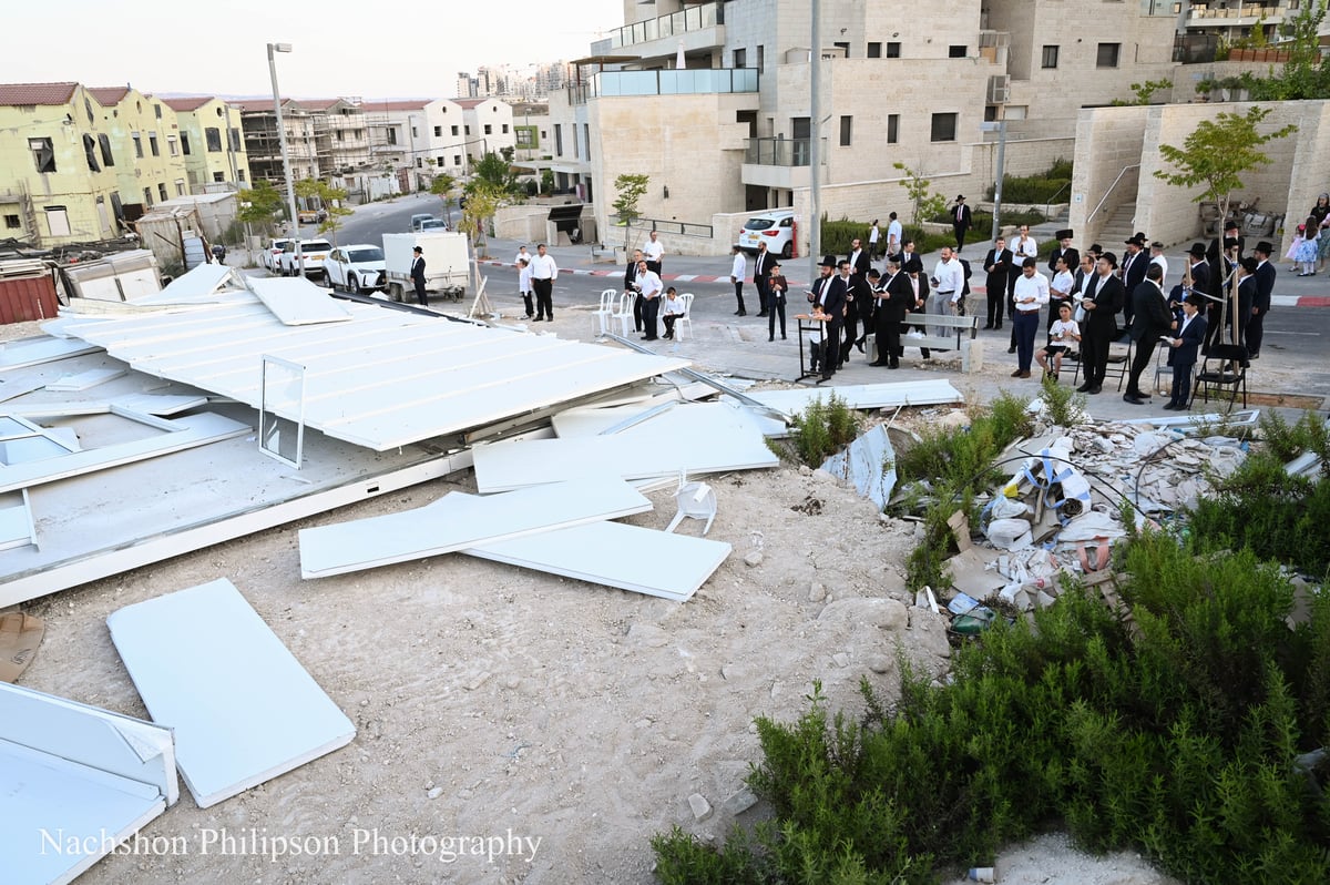 "כמו גנבים חסרי רחמים": העירייה הרסה בית כנסת יחיד ברחוב