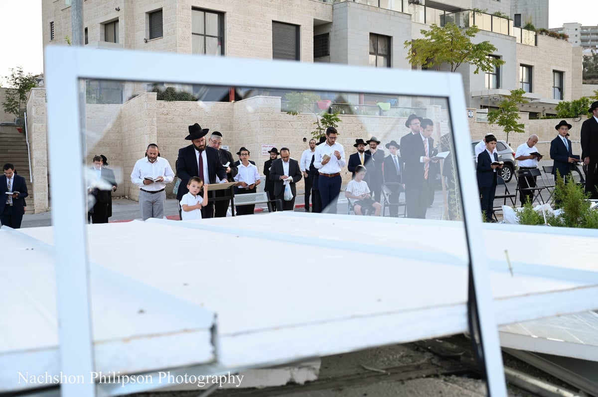 "כמו גנבים חסרי רחמים": העירייה הרסה בית כנסת יחיד ברחוב