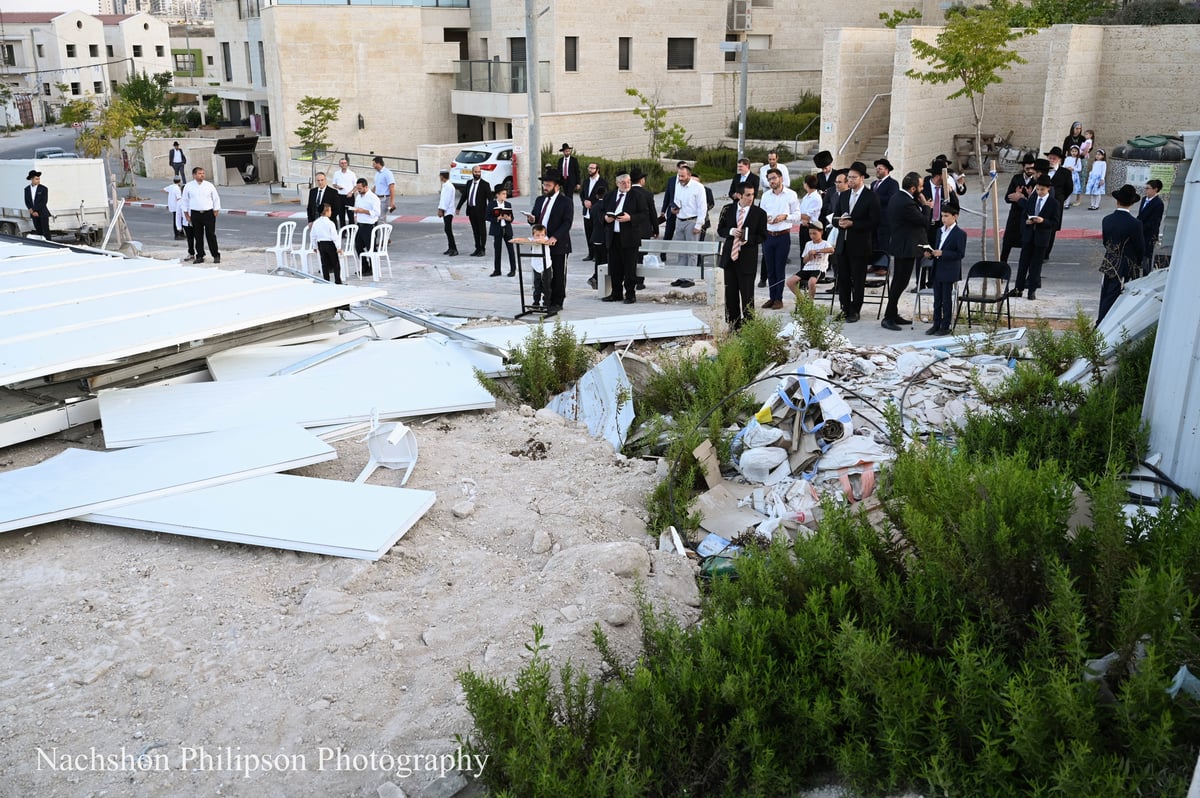 "כמו גנבים חסרי רחמים": העירייה הרסה בית כנסת יחיד ברחוב