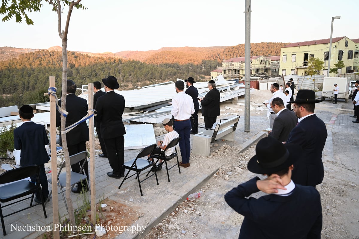 "כמו גנבים חסרי רחמים": העירייה הרסה בית כנסת יחיד ברחוב