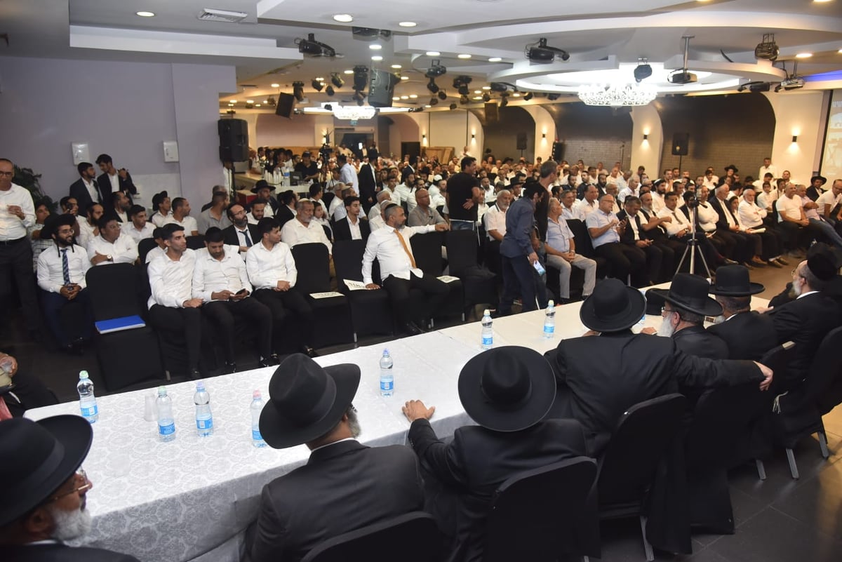 מאות תימנים מחו בראש העין: "אנו עדה קדושה" • צפו