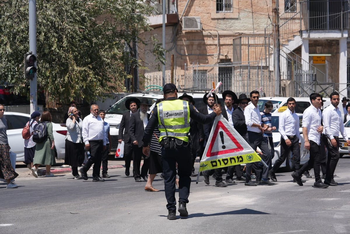 רבבות המלווים בתיעוד מהרחפן המשטרתי • צפו