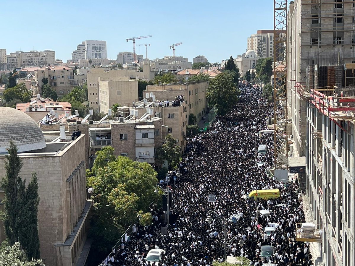 שידור חוזר | מסע הלוויתו של נשיא המועצת הגאון חכם שלום כהן זצוק"ל