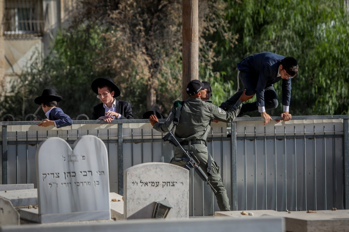 תיעוד מסכם: רבבות בהלווית נשיא המועצת חכם שלום כהן זצ"ל