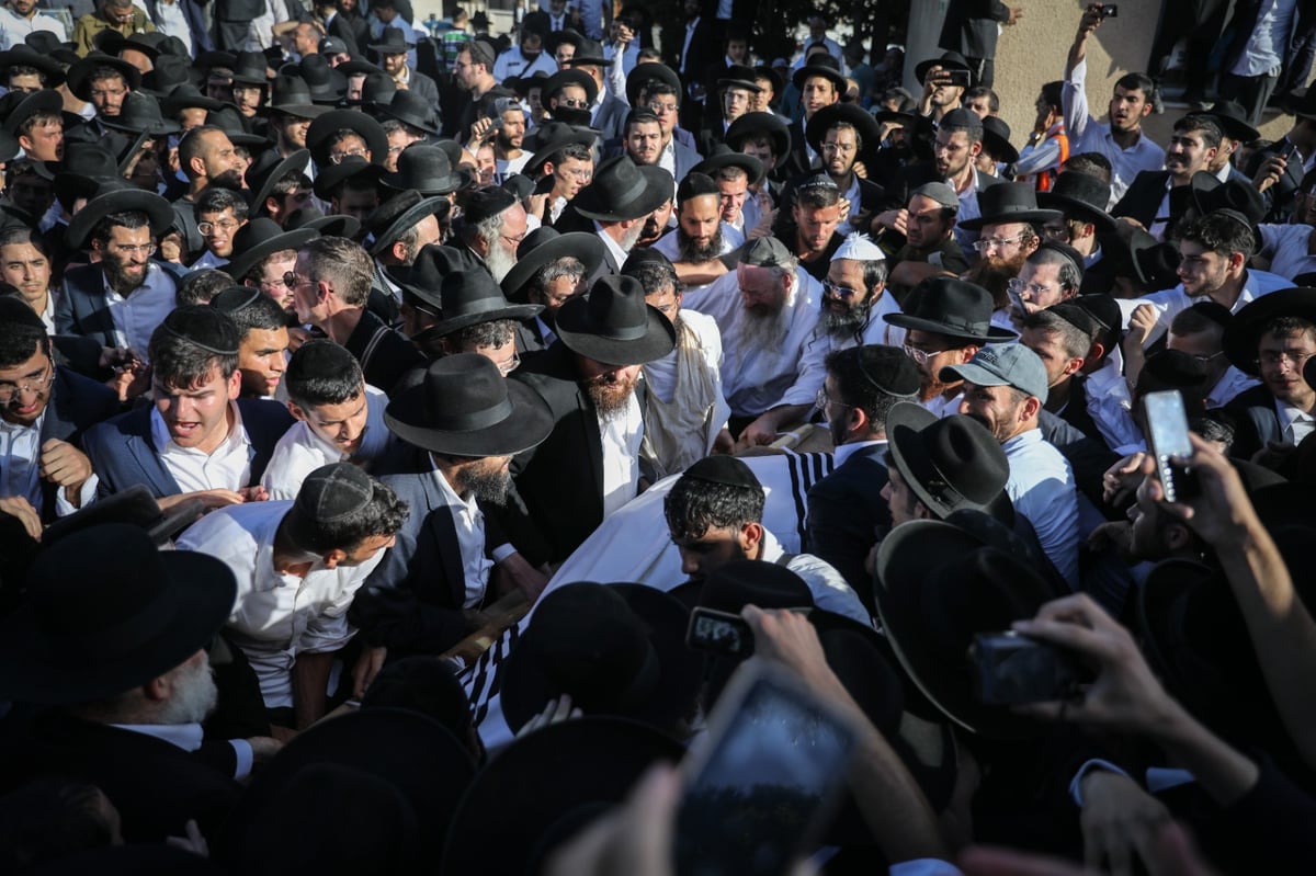 תיעוד מסכם: רבבות בהלווית נשיא המועצת חכם שלום כהן זצ"ל