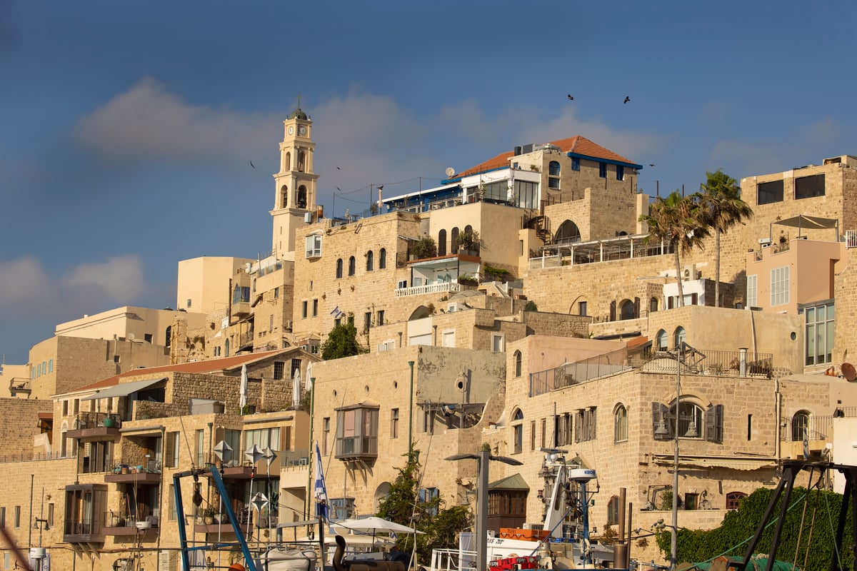 איך תל אביב - יפו נראית מבין גלי הים? צפו בתמונות