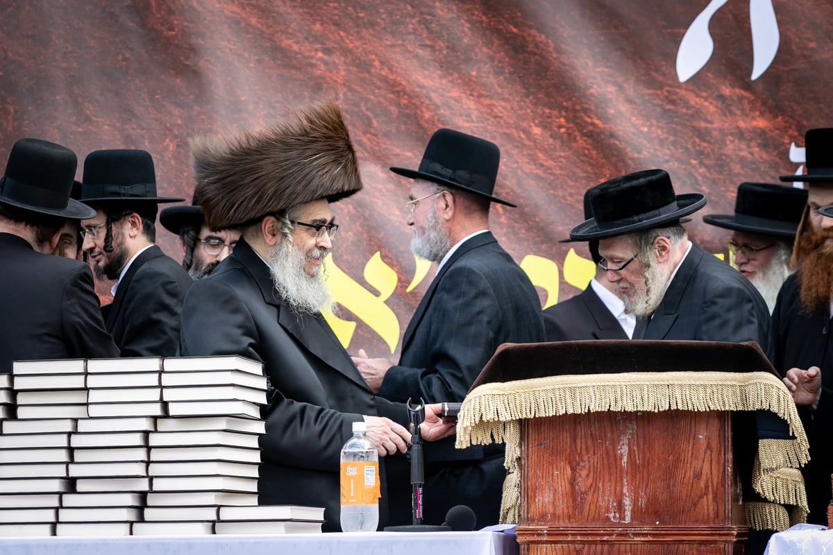 האדמו"ר מסאטמר הגיע לביקור במחנות הקיץ בניו יורק