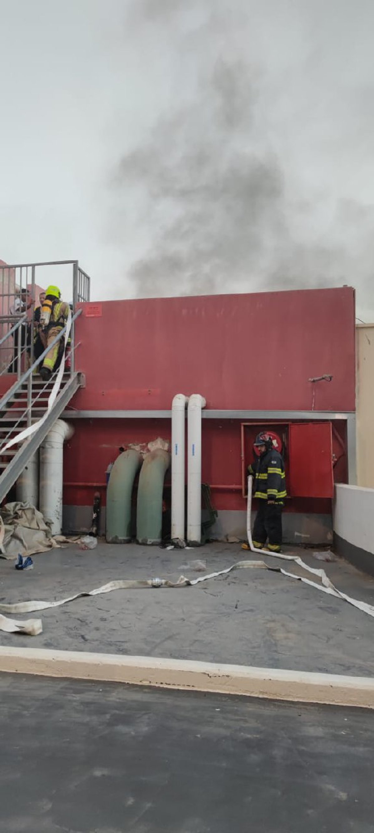 שריפה פרצה בקניון הגדול: הכוחות פינו את המבנה