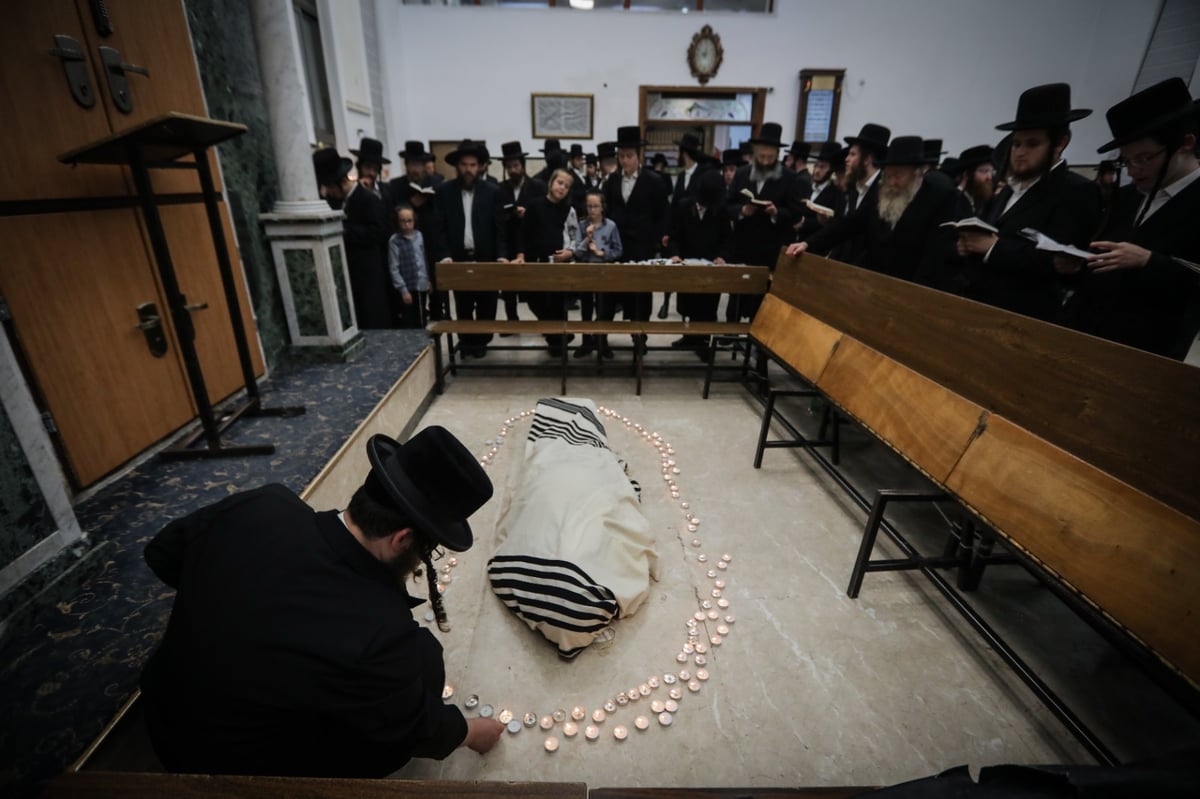 תיעוד מסכם ודומע: מסע הלווית האדמו"ר מזוועהיל זצוק"ל