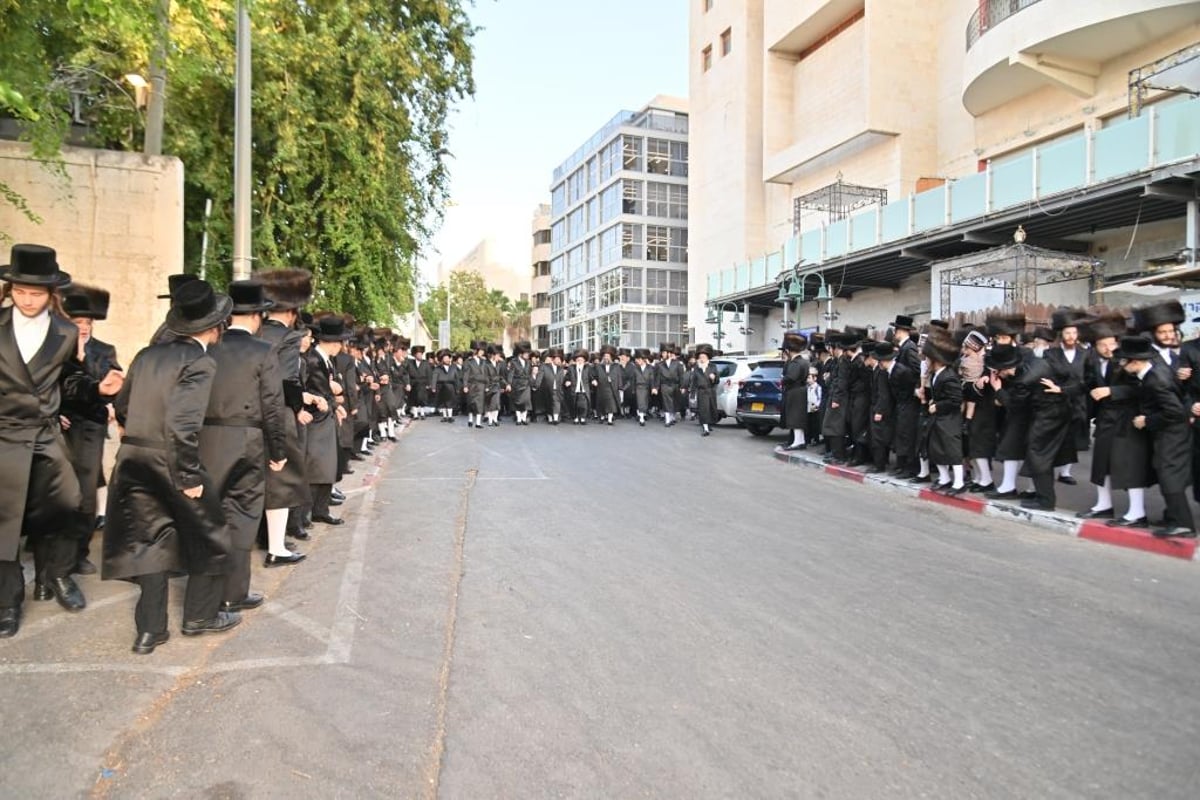 עליה לתורה ו'פארשפיל': שמחת בית ויז'ניץ - וויען