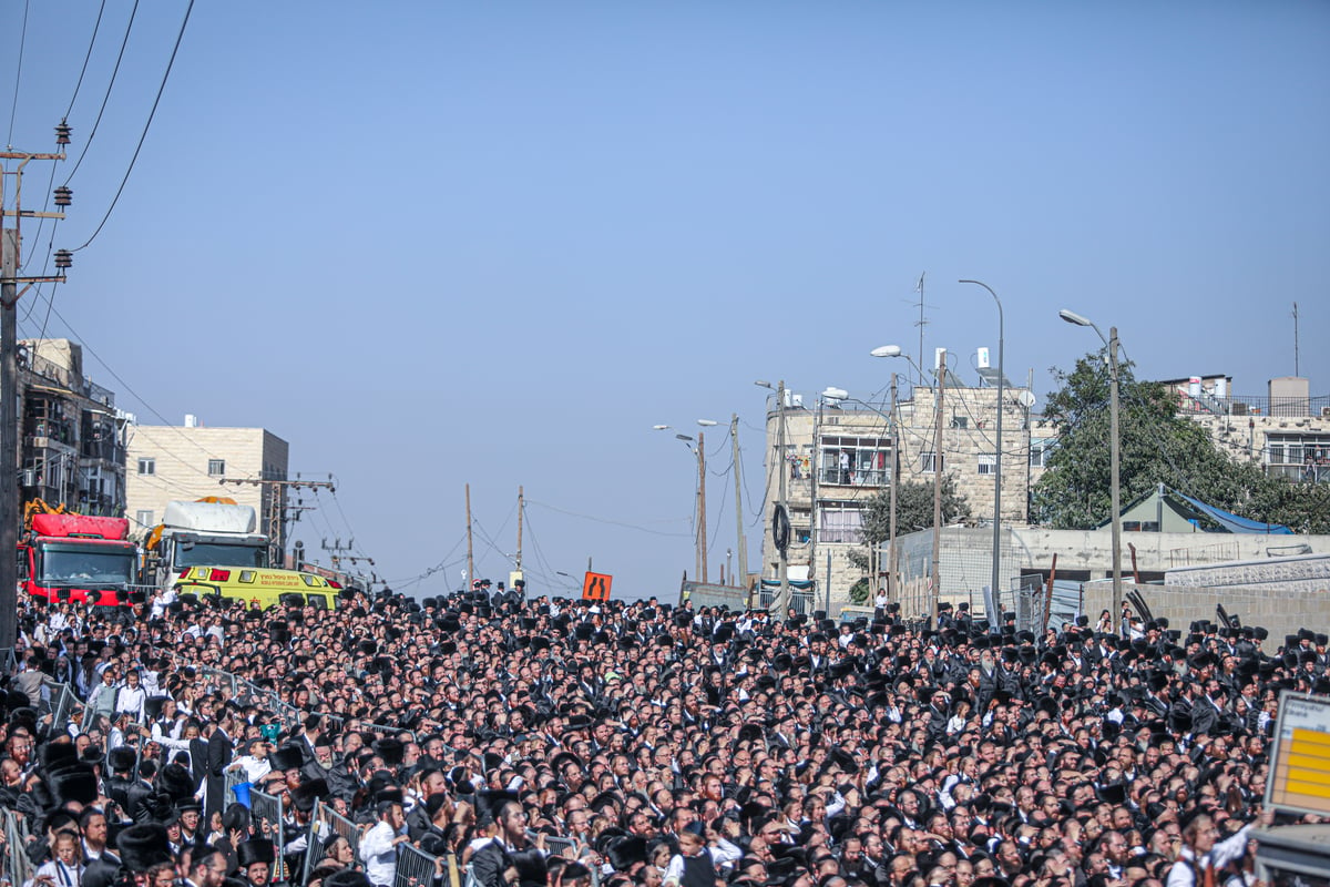 אלפי חסידי גור בחתונת נכדת האדמו"ר • תיעוד