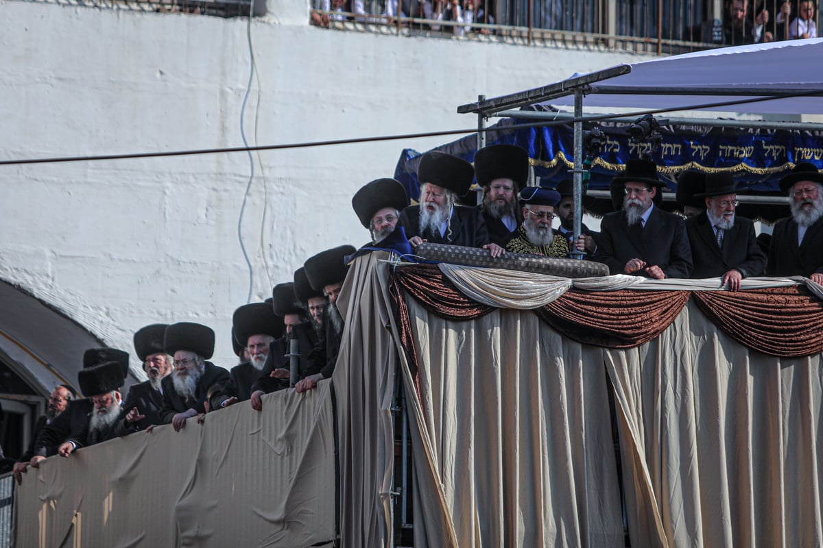 אלפי חסידי גור בחתונת נכדת האדמו"ר • תיעוד