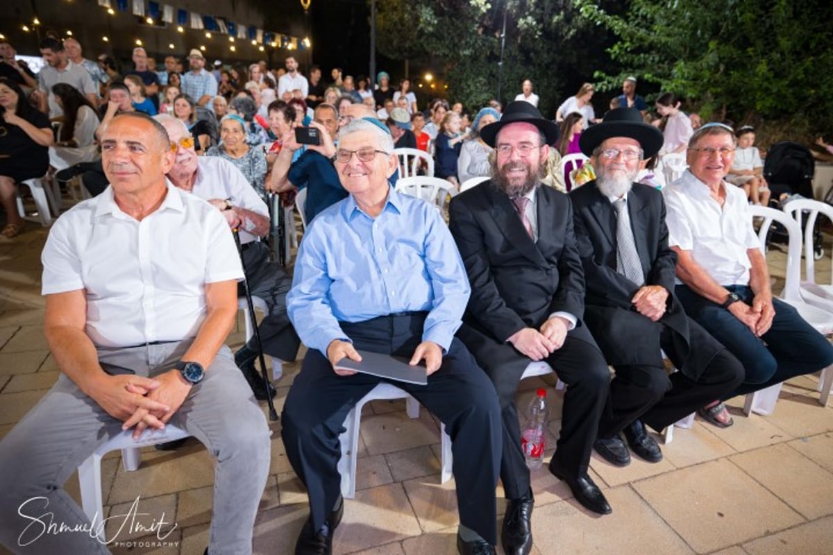 חג גבעת עדה: בית הכנסת נפתח מחדש והרב החרדי הוכתר לרב