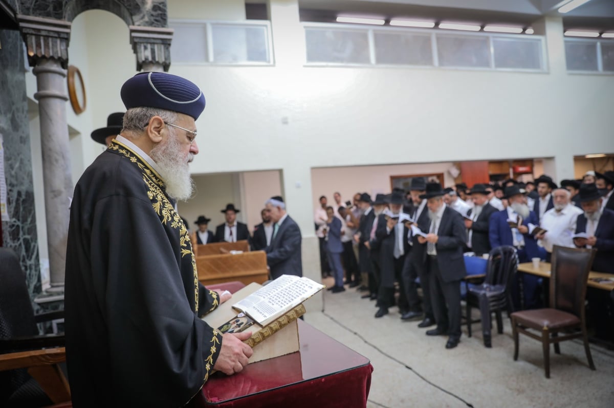 ב'יזדים': מעמד הסליחות בראשות הראשון לציון הגר"י יוסף