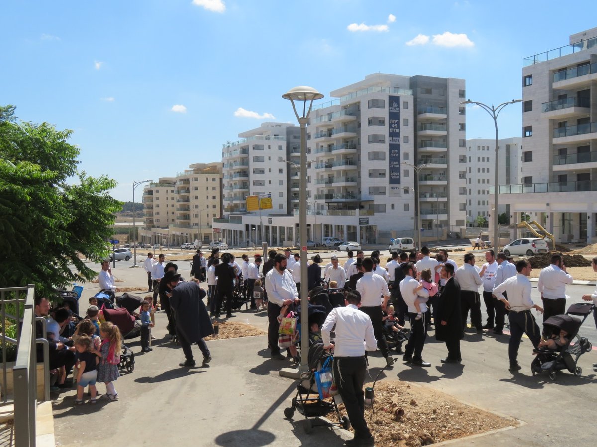 התושבים רקדו מול האוטובוס:  קו יומי ישיר מחריש לבני ברק