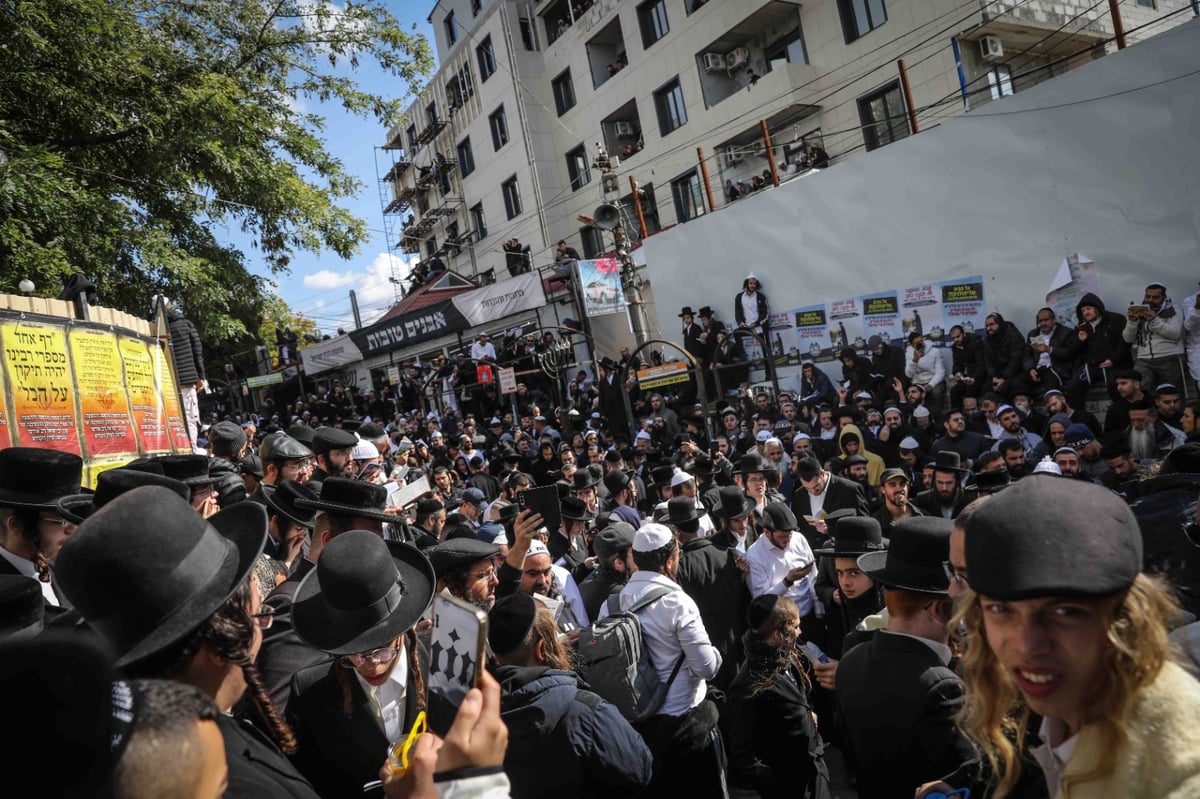 עשרות אלפים במעמד 'תיקון הכללי' העולמי מהעיר אומן