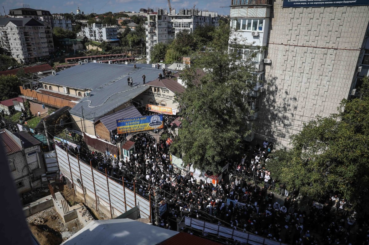 עשרות אלפים במעמד 'תיקון הכללי' העולמי מהעיר אומן