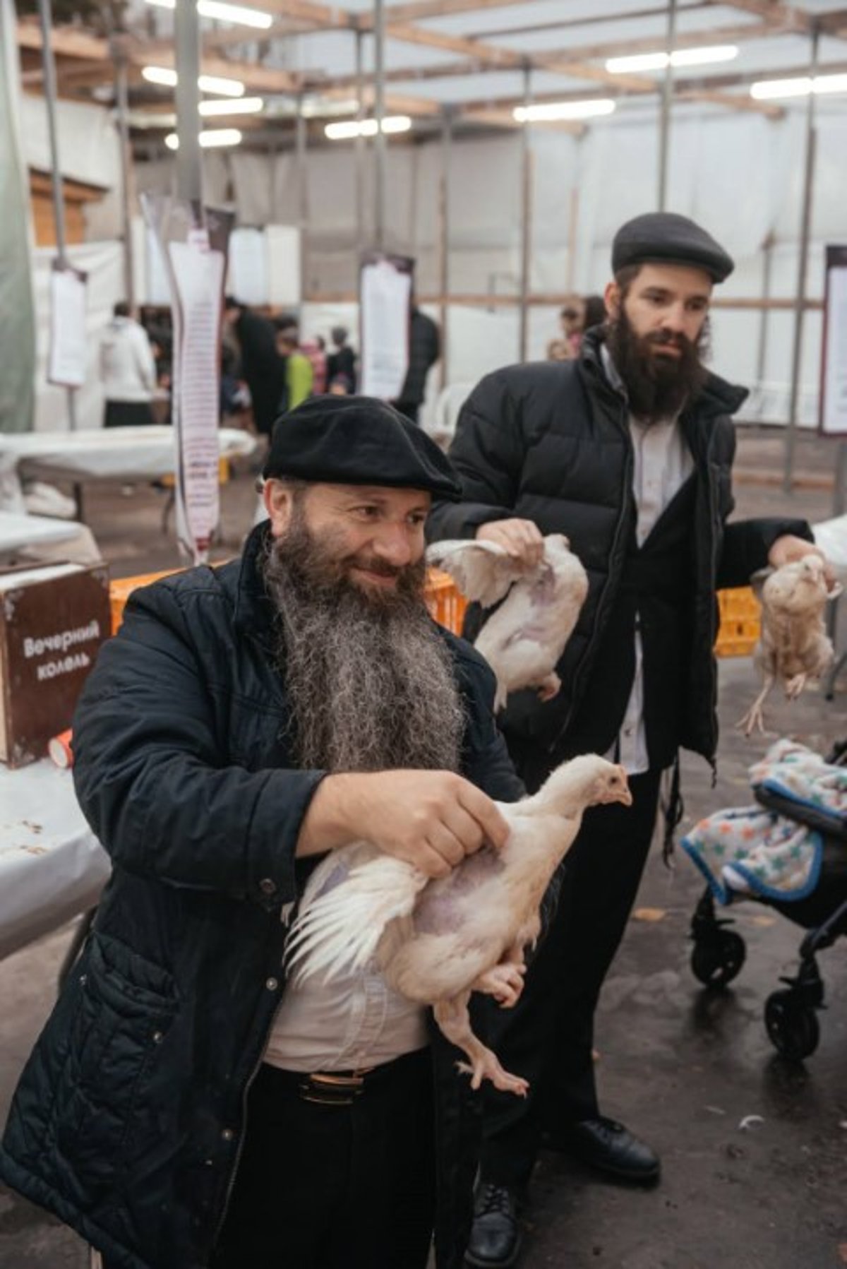 הרב לאזאר 'קפץ' על הבמה והציבור שר את 'מארש הניצחון'