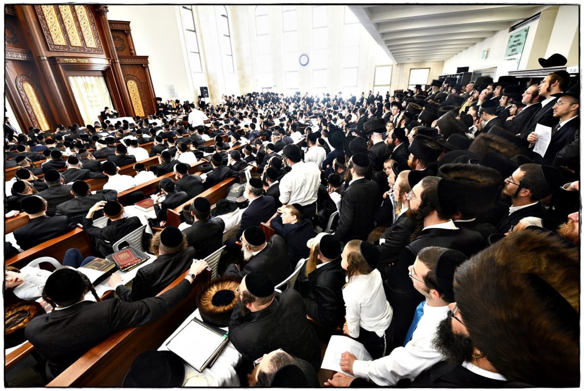 חג בביתר עילית: אלפים בשיעורו של הגר"ש אלתר • תיעוד