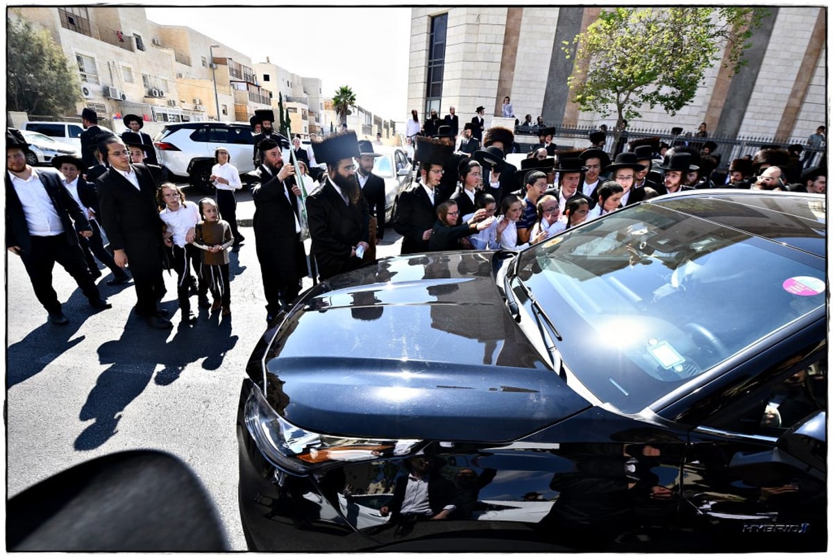 חג בביתר עילית: אלפים בשיעורו של הגר"ש אלתר • תיעוד