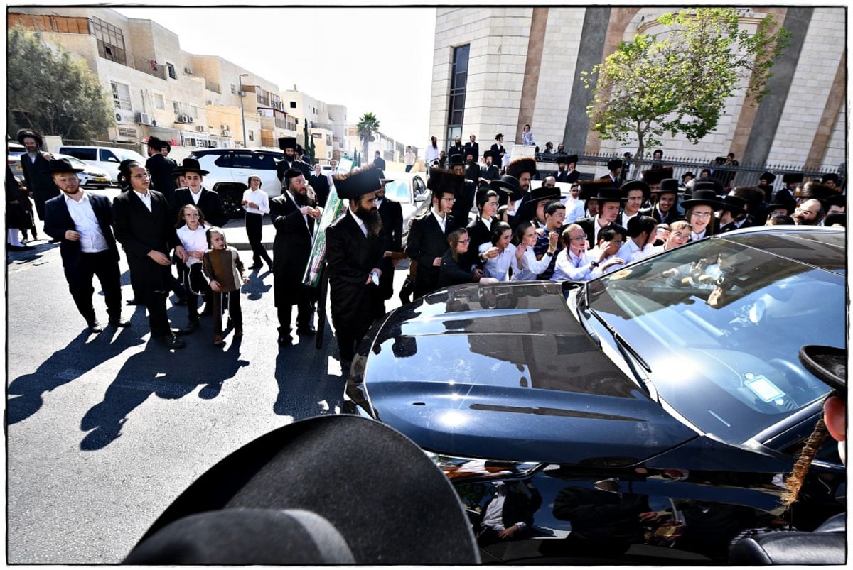 חג בביתר עילית: אלפים בשיעורו של הגר"ש אלתר • תיעוד