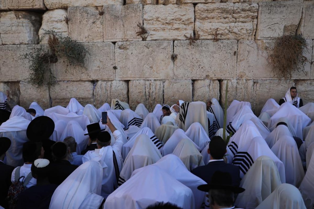 תיעוד מסכם: רבבות במעמד ברכת כהנים בכותל