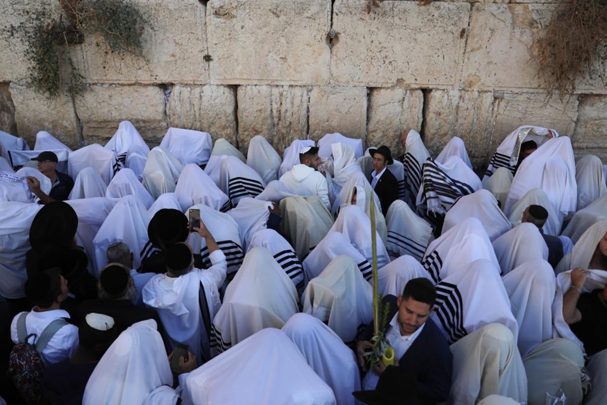 תיעוד מסכם: רבבות במעמד ברכת כהנים בכותל