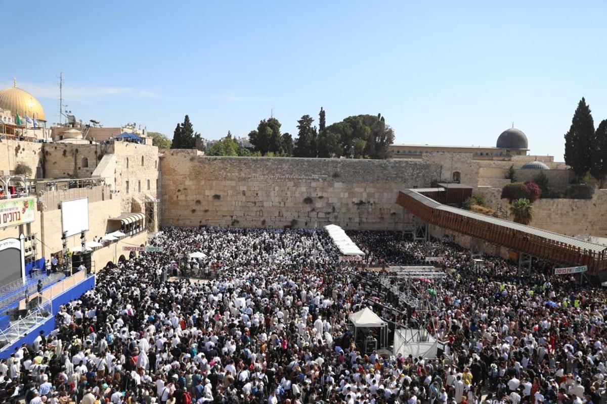 תיעוד מסכם: רבבות במעמד ברכת כהנים בכותל