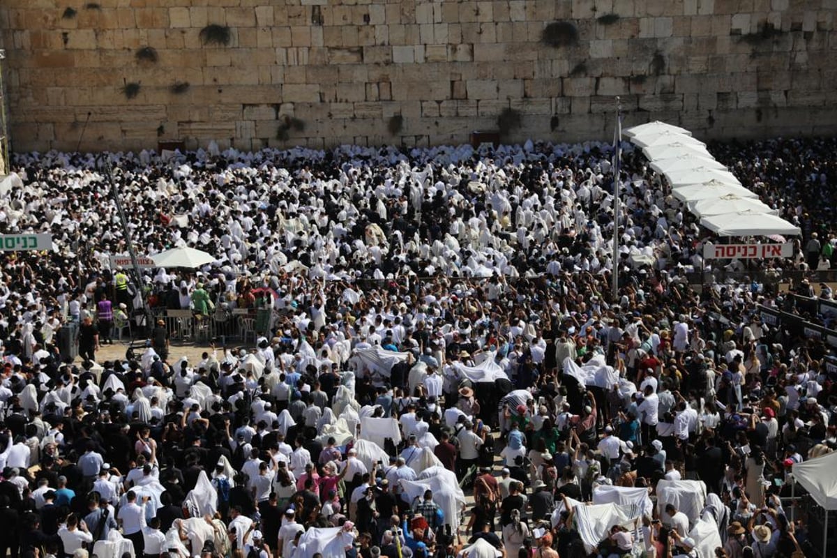 תיעוד מסכם: רבבות במעמד ברכת כהנים בכותל