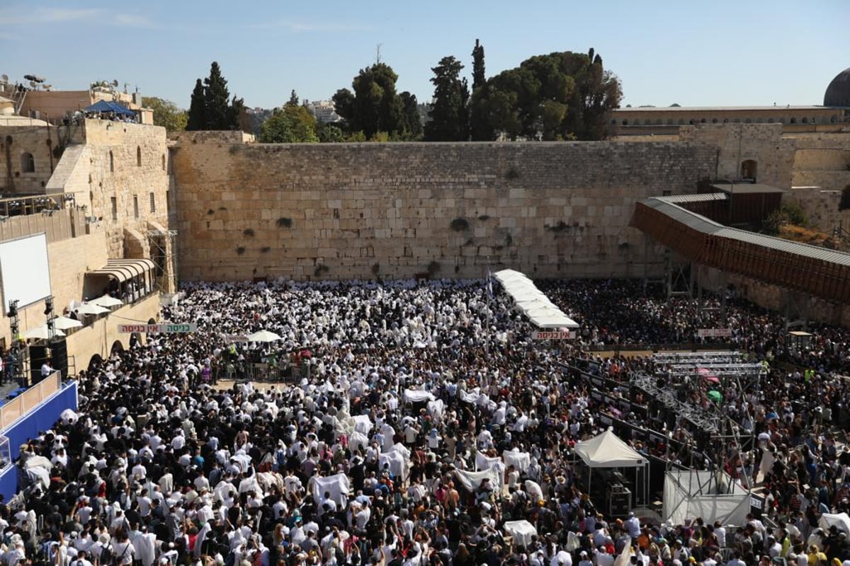 תיעוד מסכם: רבבות במעמד ברכת כהנים בכותל