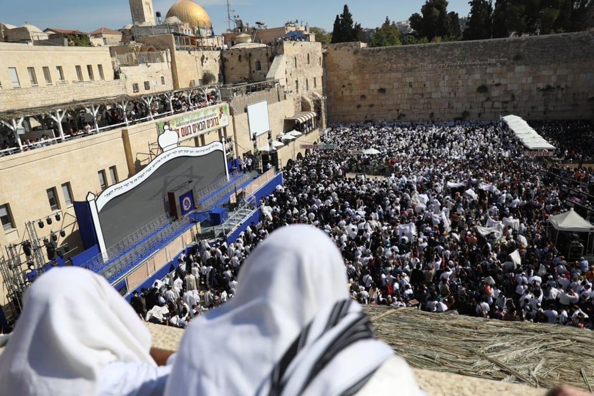 תיעוד מסכם: רבבות במעמד ברכת כהנים בכותל