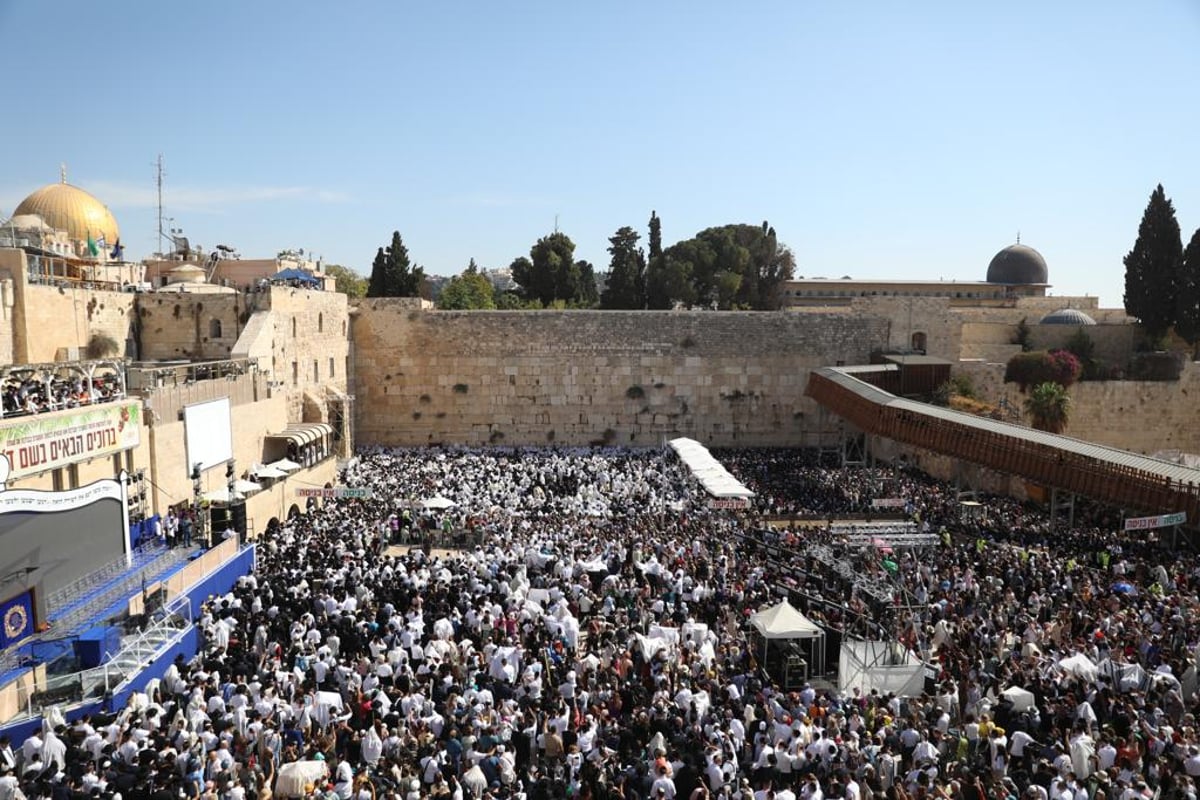 תיעוד מסכם: רבבות במעמד ברכת כהנים בכותל