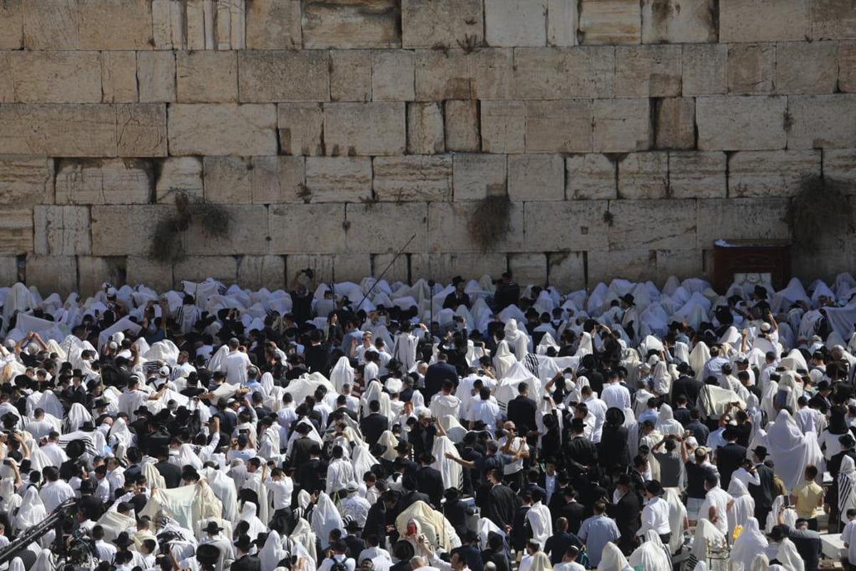 תיעוד מסכם: רבבות במעמד ברכת כהנים בכותל