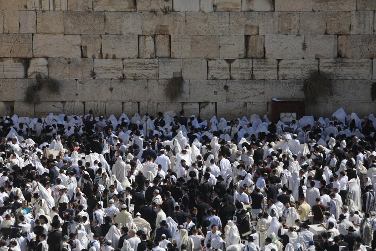 תיעוד מסכם: רבבות במעמד ברכת כהנים בכותל