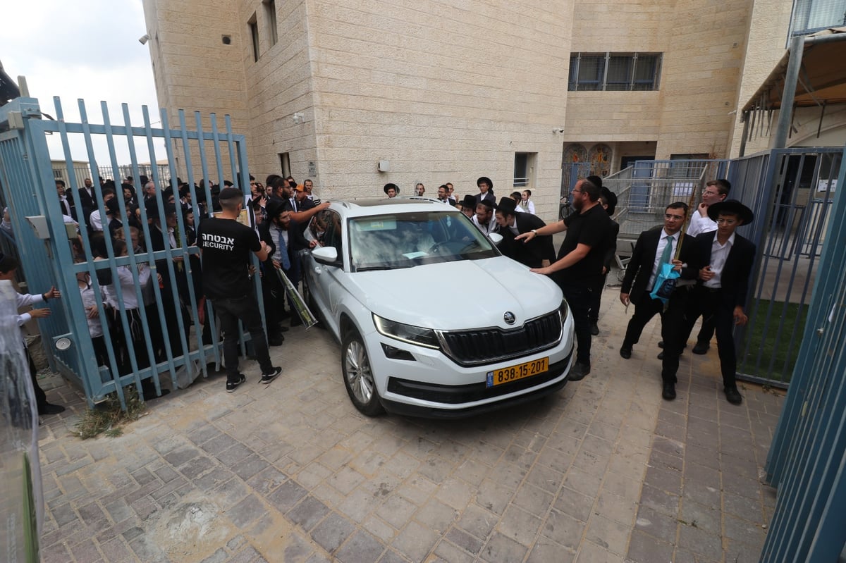 כשהגר"ד קוק חבש את כיפתו של ה"אוהב ישראל" | תיעוד