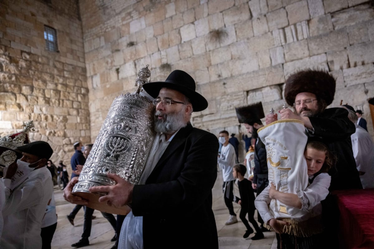 שישו ושמחו בשמחת תורה / הרב מנחם ישראלי