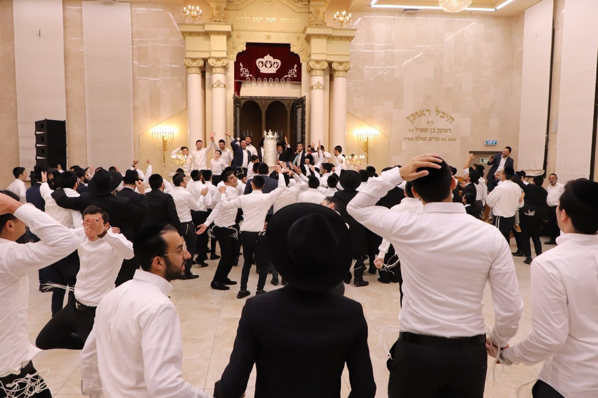 בישיבה בראש העין: כך חגגו את ה'הקפות שניות' | תיעוד