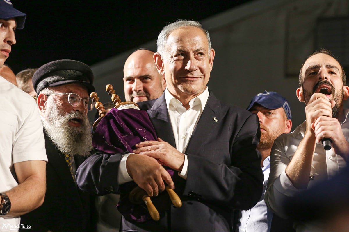 תיעוד ענק ומרהיב: ה'הקפות שניות' בכפר חב"ד