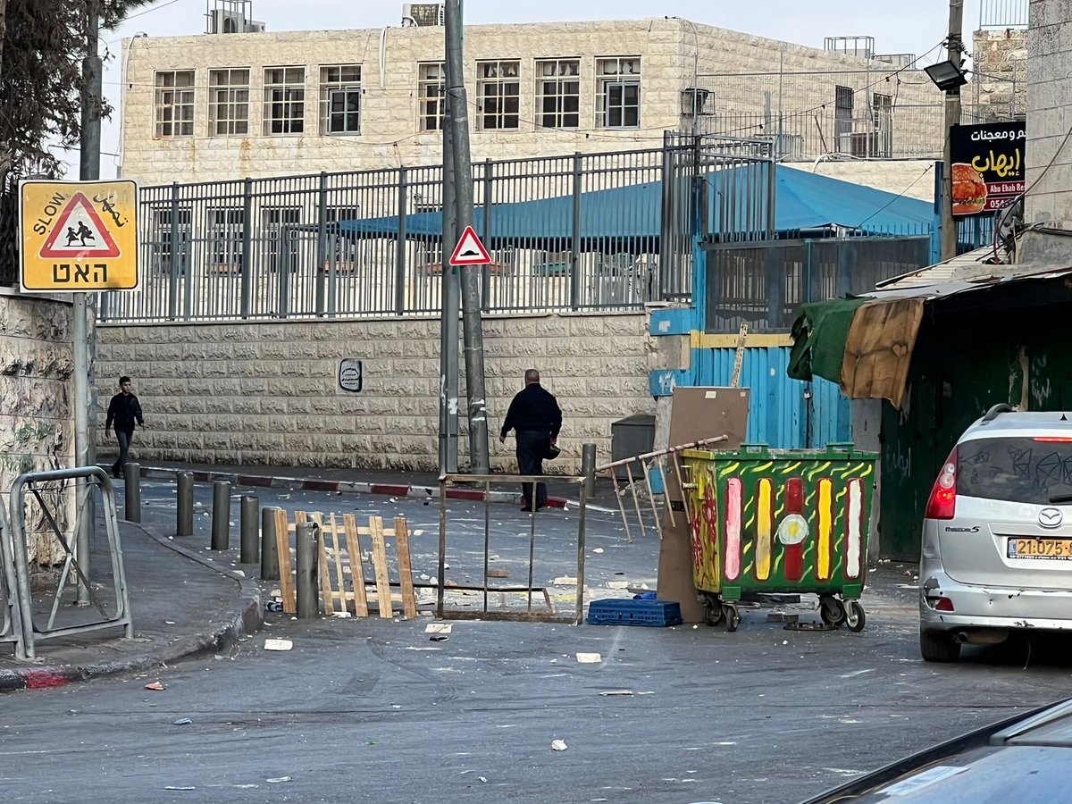 המחסום היום בצהרים בשכונת אבו-טור