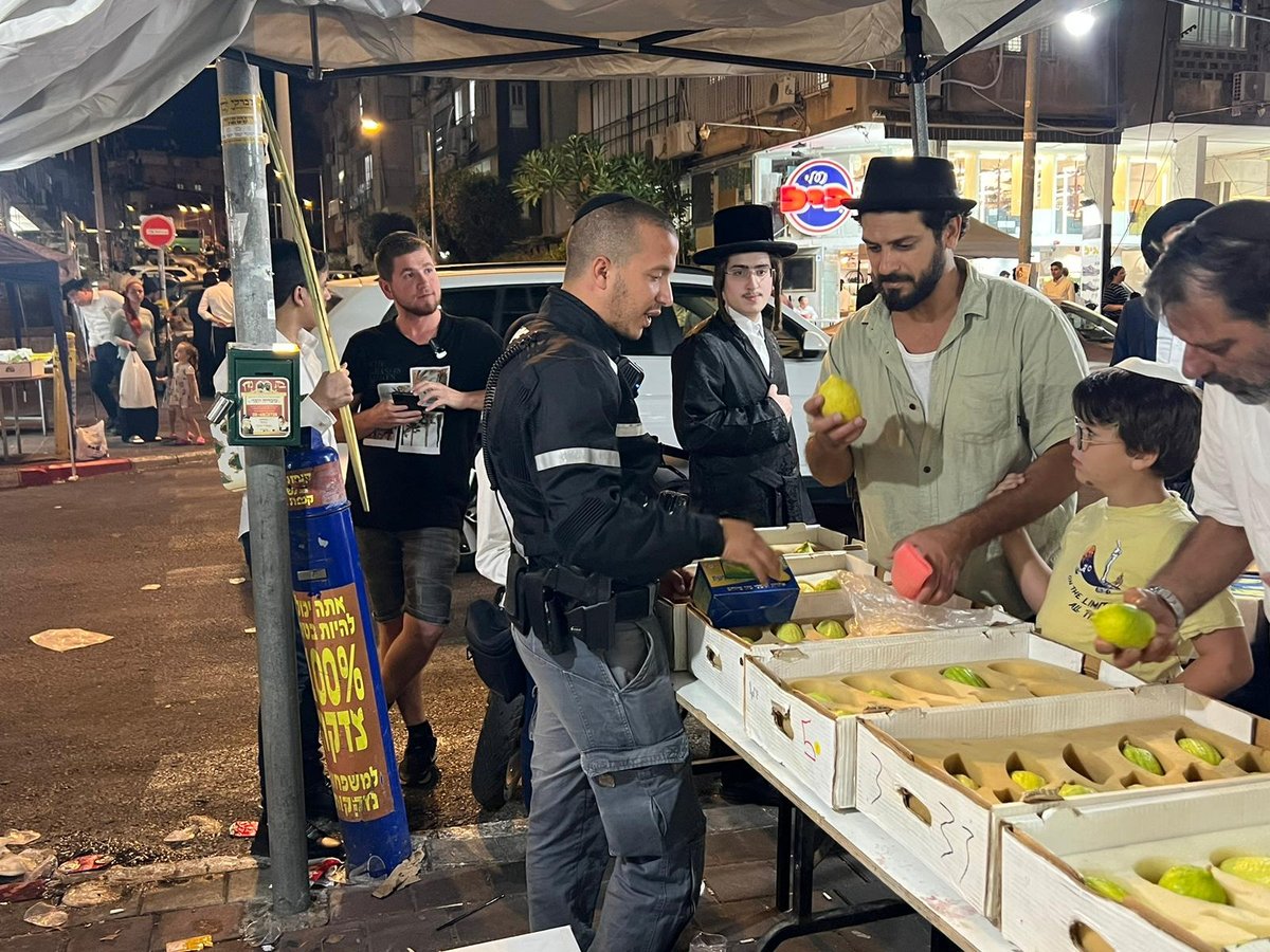 זופניק בכיכר • כל התמונות והנייעס של סוכות והמסתעף