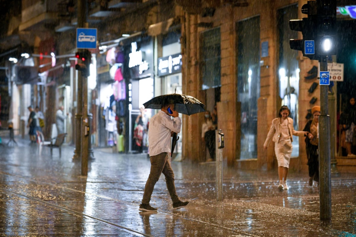 החורף נפתח בסערה; התחזית להמשך: גשם בשבת ובתחילת השבוע