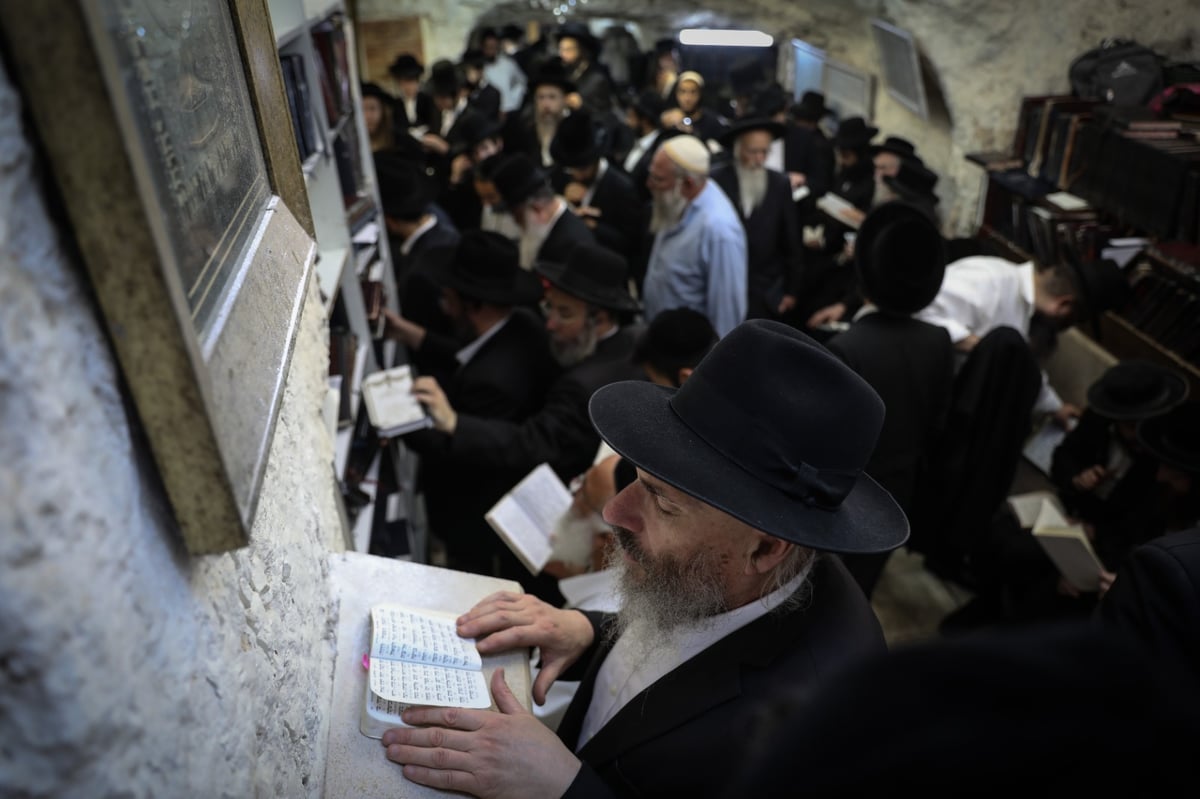 אלפים בציון שמעון הצדיק בירושלים | תיעוד