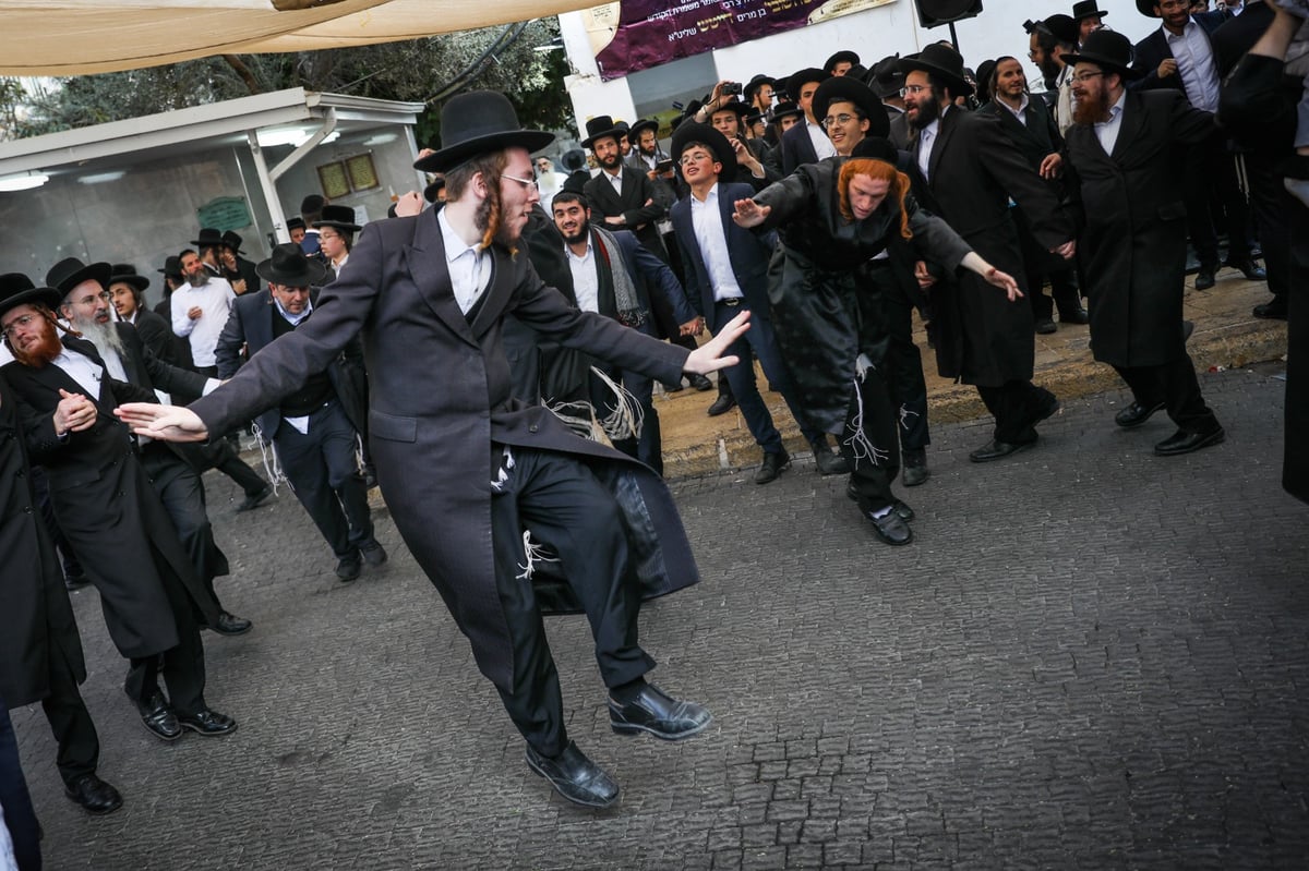 אלפים בציון שמעון הצדיק בירושלים | תיעוד