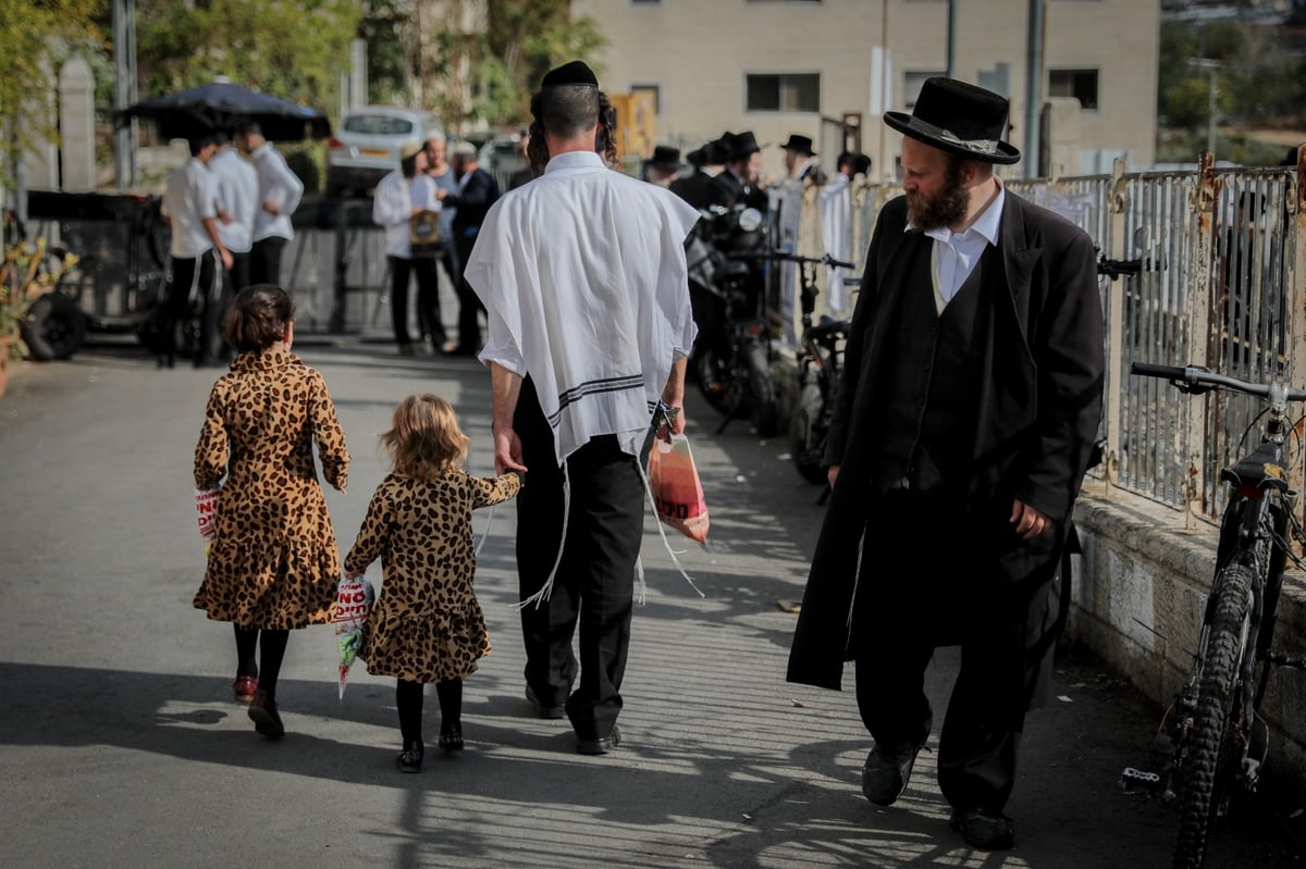 אלפים בציון שמעון הצדיק בירושלים | תיעוד