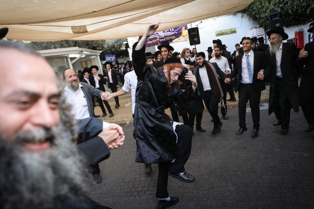 אלפים בציון שמעון הצדיק בירושלים | תיעוד