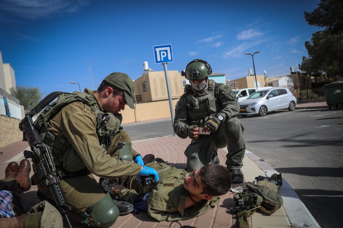 משיחת הטלפון עד לחילוץ תחת אש | כך חולצו בני הערובה מהישיבה