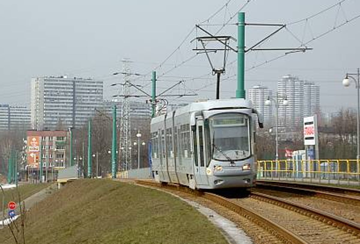 עבד על נוסעים: כך צעיר גנב רכבת חשמלית בשווי מיליונים