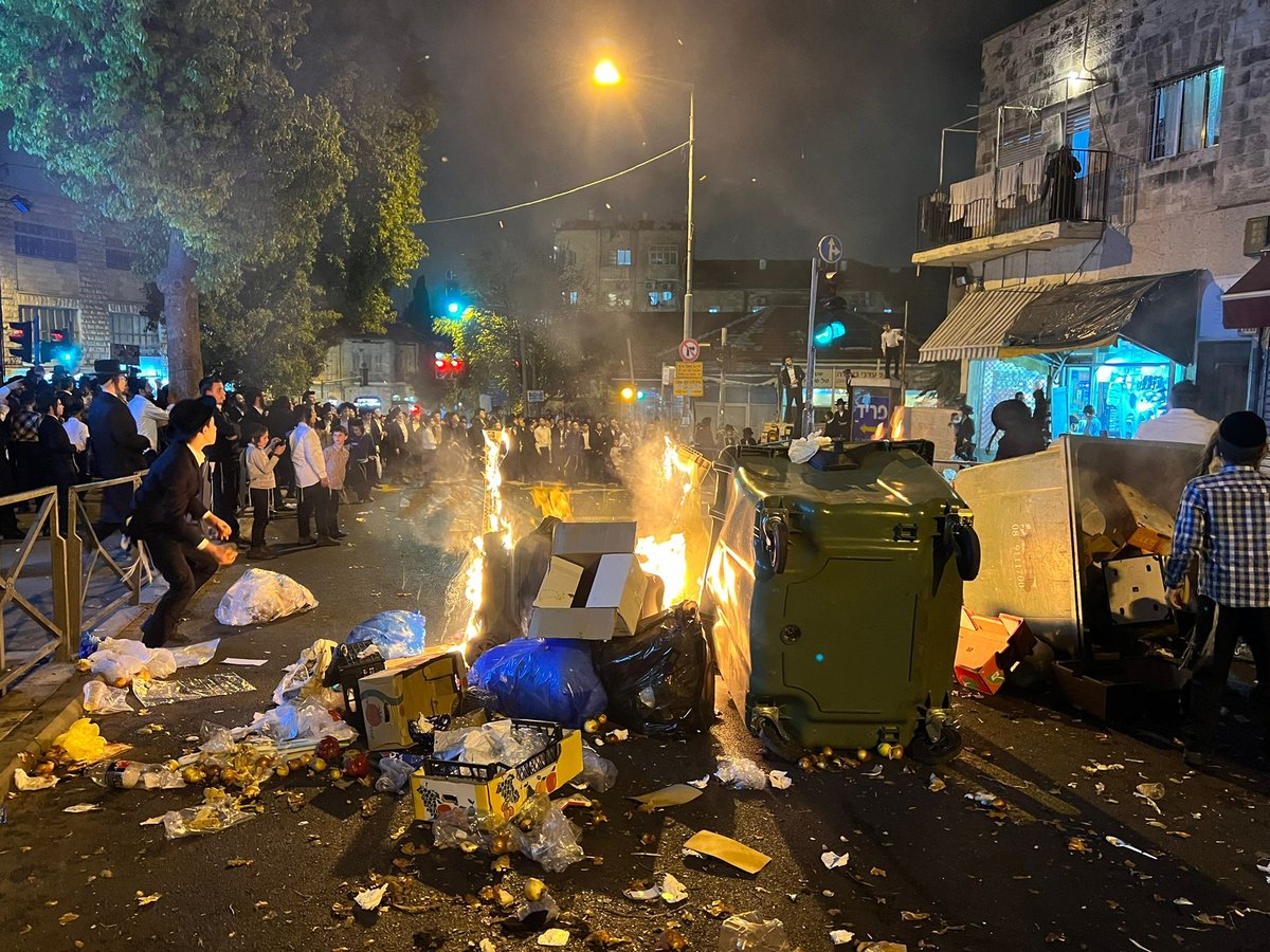 בזופניק: מאות מבני 'העדה' השתתפו בעצרת נגד הבחירות