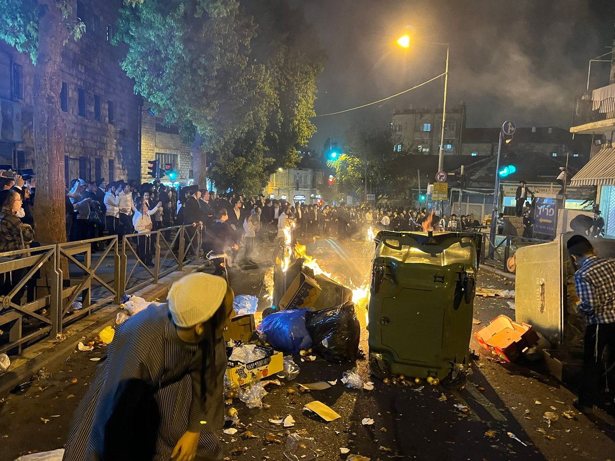 בזופניק: מאות מבני 'העדה' השתתפו בעצרת נגד הבחירות